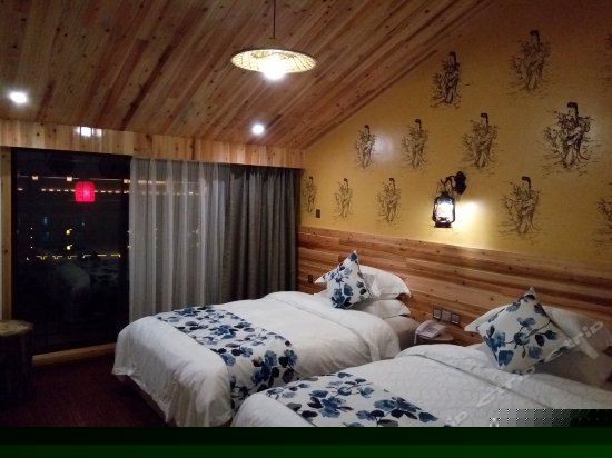 豪华河景双床间