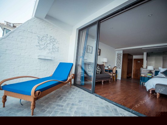 一楼海景亲水露台房（二号院）