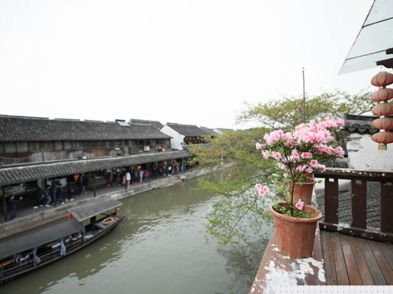 临水阳台大床房