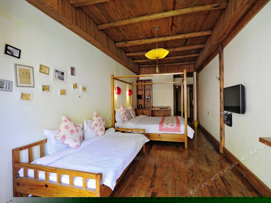 凤栖语清幽双标蜜月家庭房(江景)