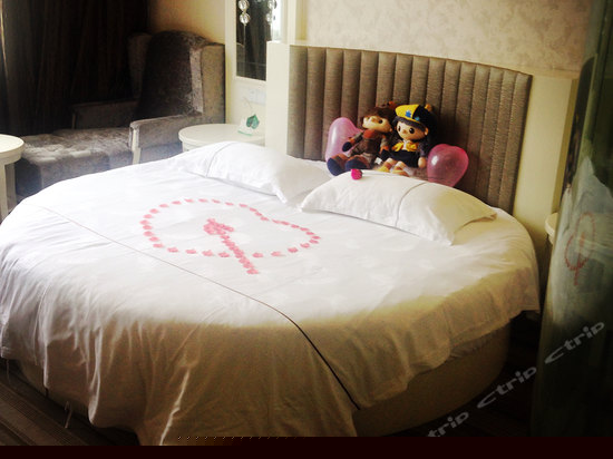 浪漫满屋圆床房