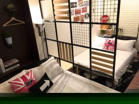 The car 2-4人房四人房