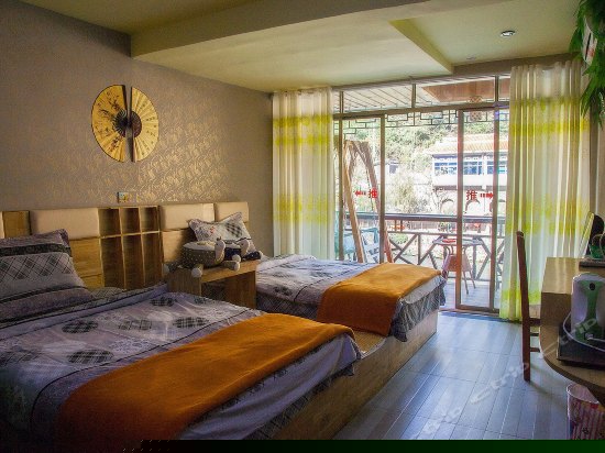 临江大阳台韩式观景房（听涛阁）