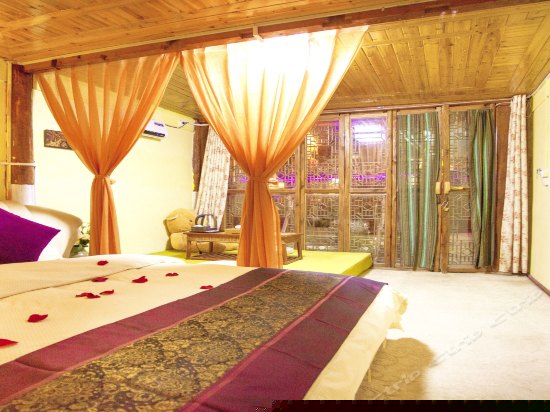 一楼浪漫满屋房