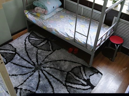 男女混合四人床位间