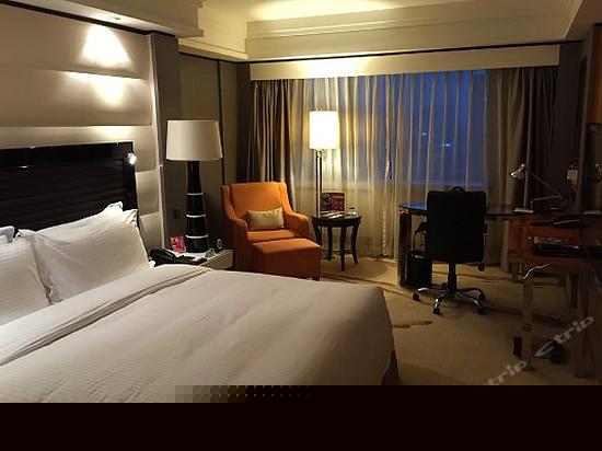 皇冠高级大床房