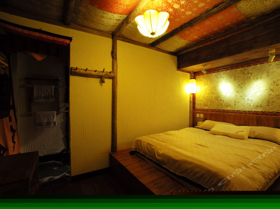 格桑梅朵豪华标间