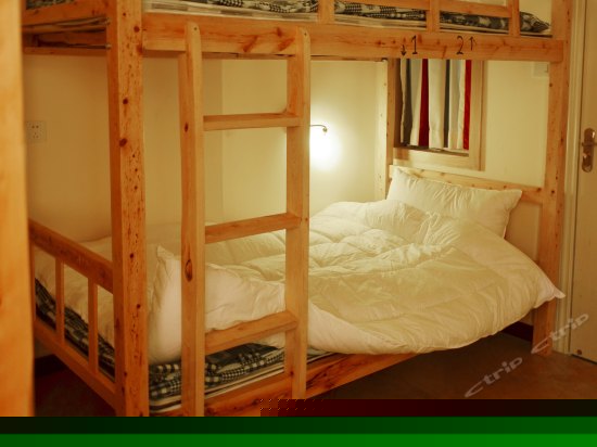 男生四人空调间（床位房）