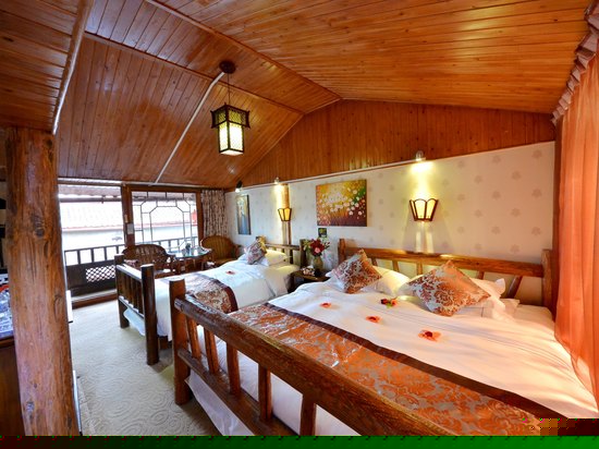 义尚温馨家庭房