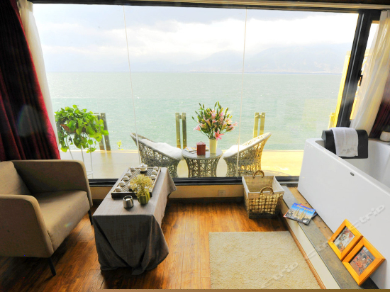 洱宴海景阳台大床房