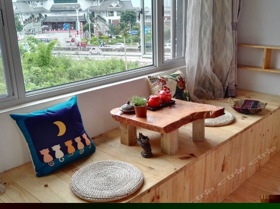 观景飘窗大床房