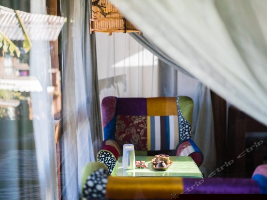 花月夜东南亚大床房