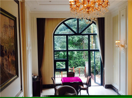 私家花园跃层套房