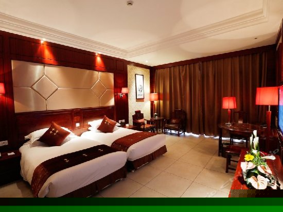 高级园景双床房