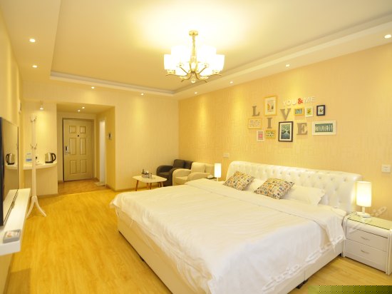 时尚现代大床房