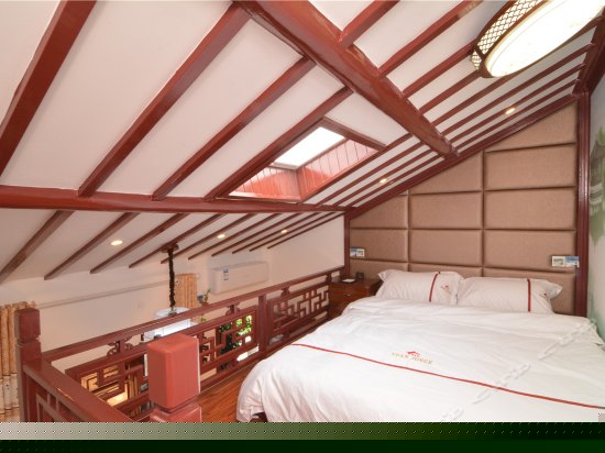 忆江南(特色阁楼房)