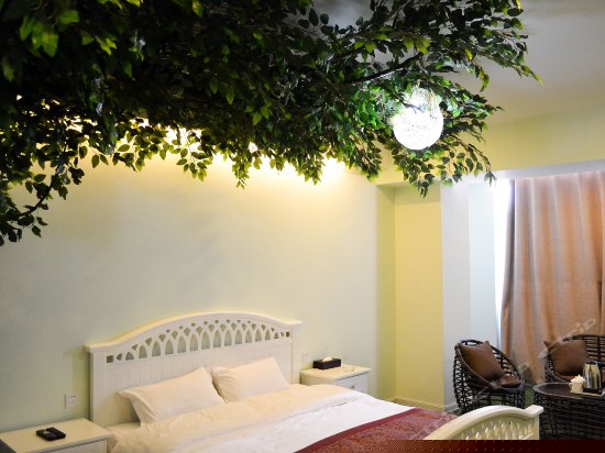 漫步丛林主题房