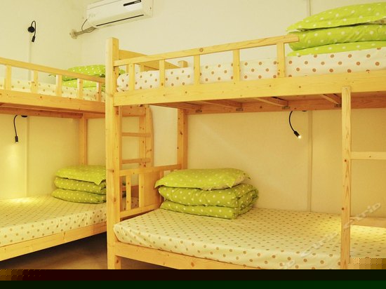 独立卫浴女生4人间（床位）