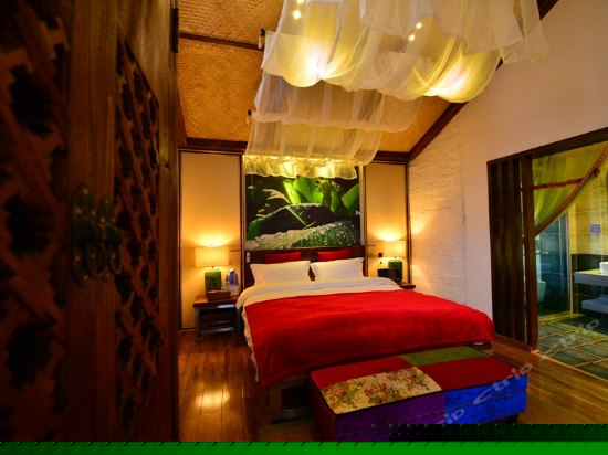 花月夜东南亚大床房