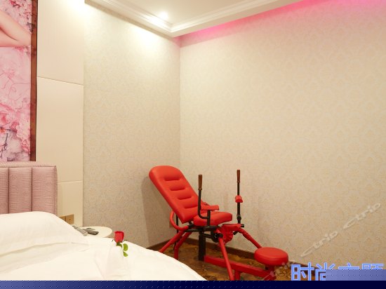 情侣主题圆床房(无窗)