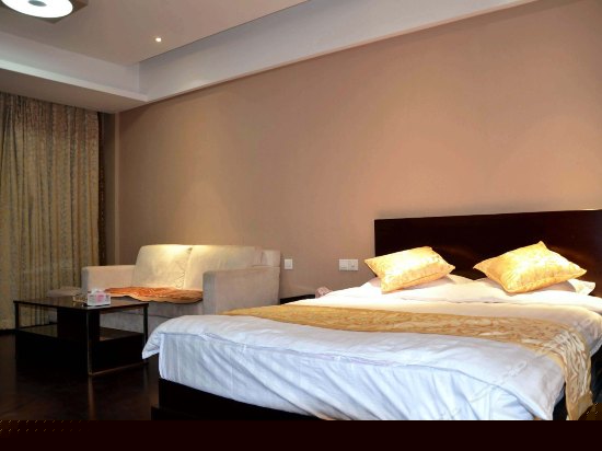 豪华双人大床房