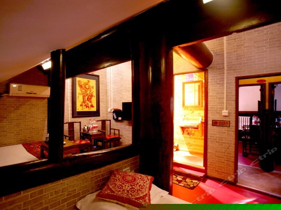 豪华阁楼斜坡顶大炕