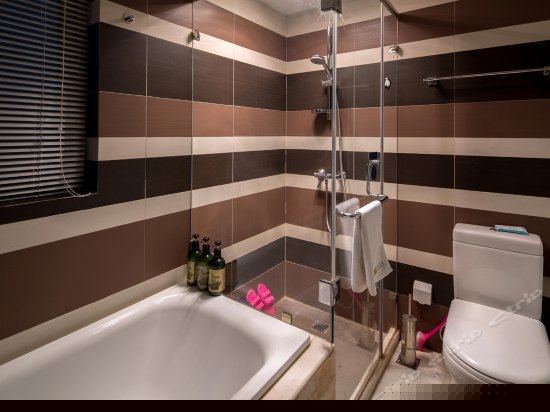 逸空间豪华四人套房