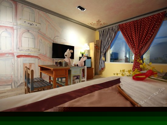 巴黎夜未眠四人套房