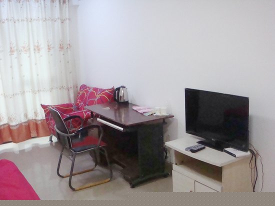 豪华双人电脑房