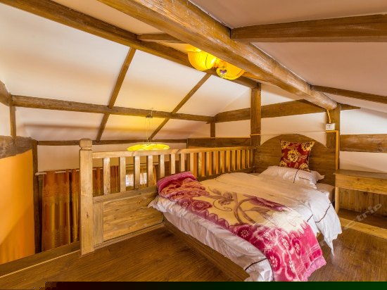 二楼复式阁楼房