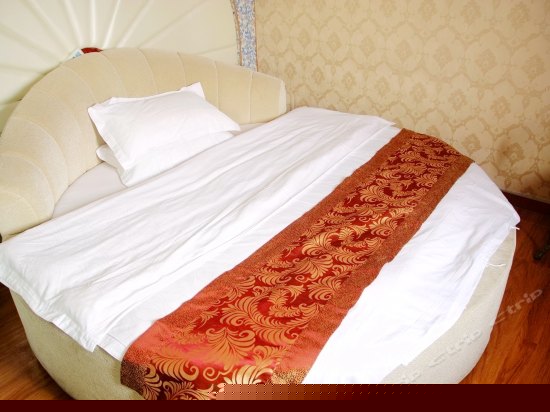 豪华主题圆床房