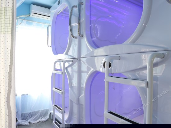 望江夜景豪华男生舱