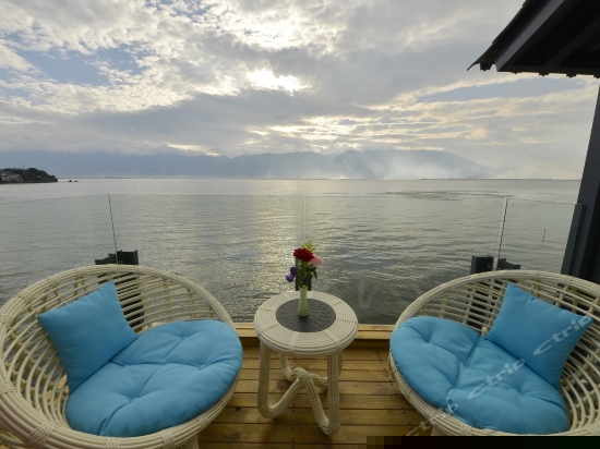 二楼海景大床房