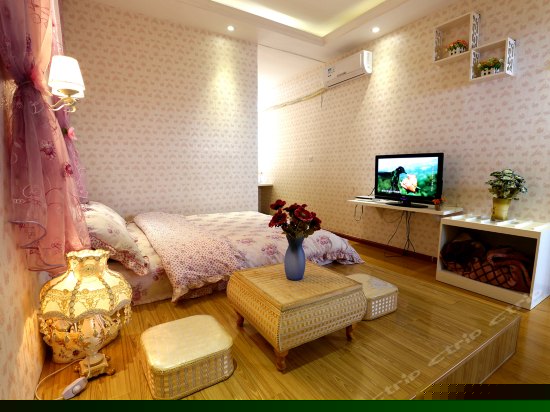 榻榻米主题大床房