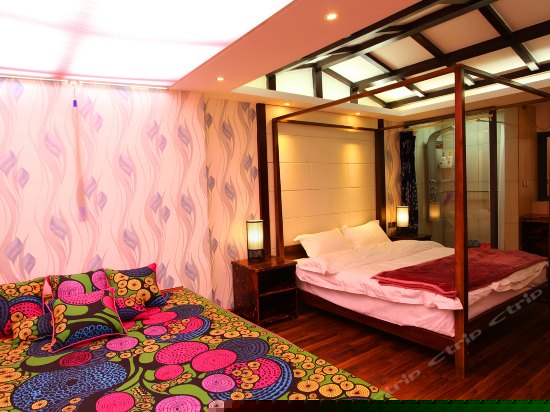 星辉星空榻榻米大床房