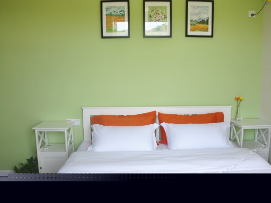 豪华阳台山景大床房