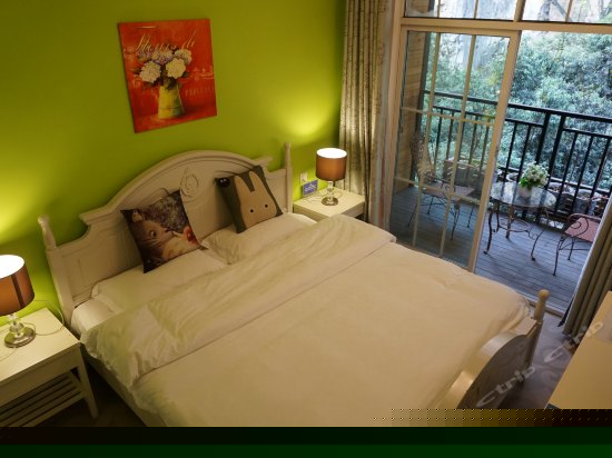 山景阳台大床房