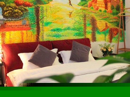 丛林星海主题大床房