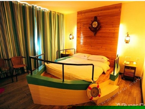 浪漫个性大床房