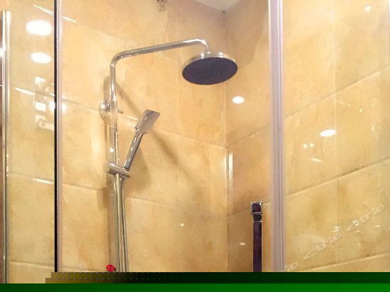 标准双人间（无窗）