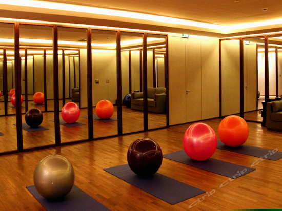 健身娱乐设施