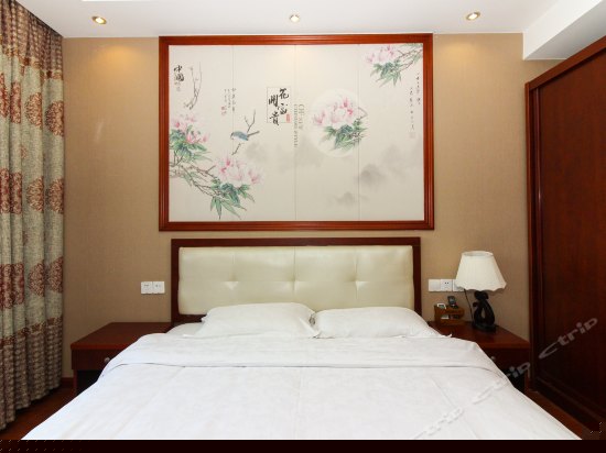 恋蝶（豪华特色大床房）