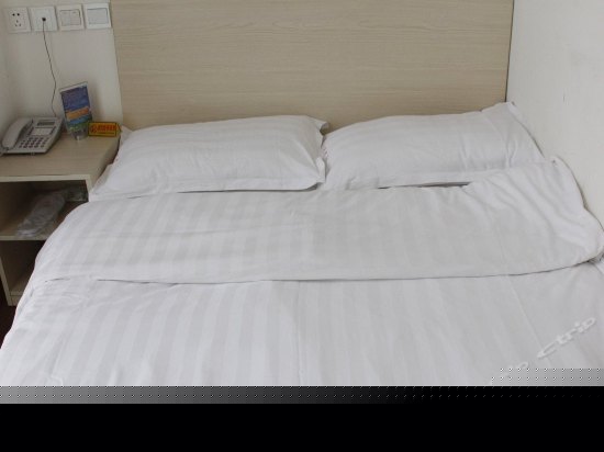 特价大床间(无窗)