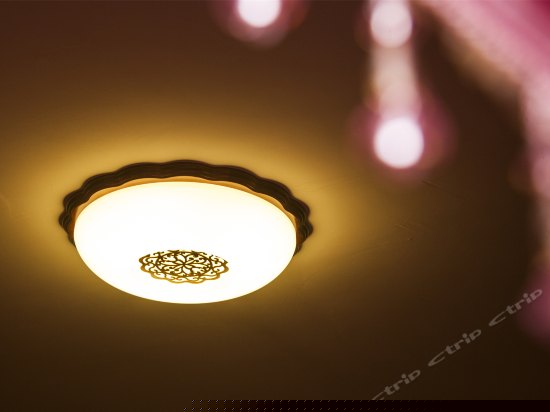 朱楼碧瓦豪华土炕房