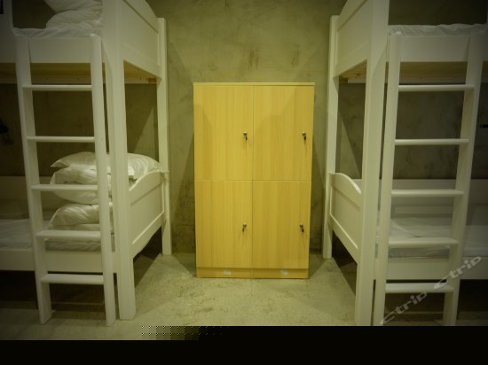 男生四人间(床位房)