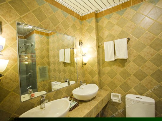 浪漫蜜月大床房