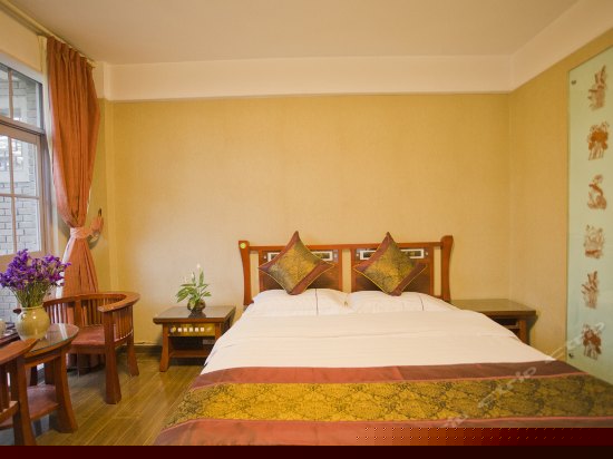 浪漫蜜月大床房