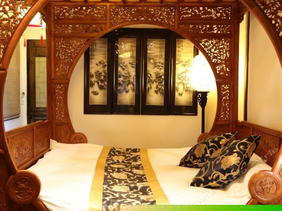 双桥缘中式枕桥临河景观房