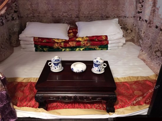 豪华龙凤架子床房