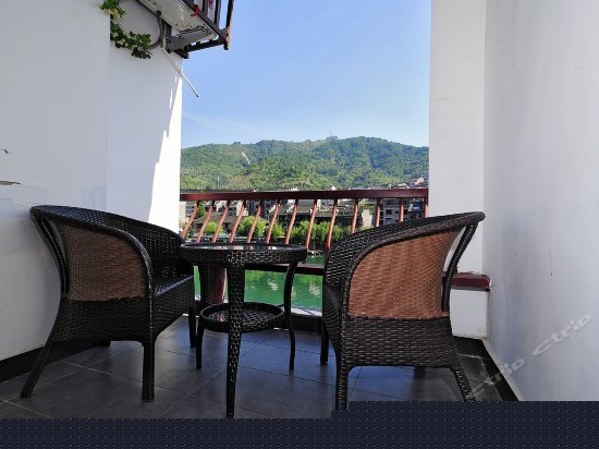 临河景观大床房